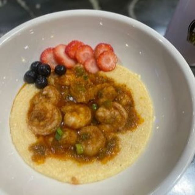 SHRIMP AND GRITS.